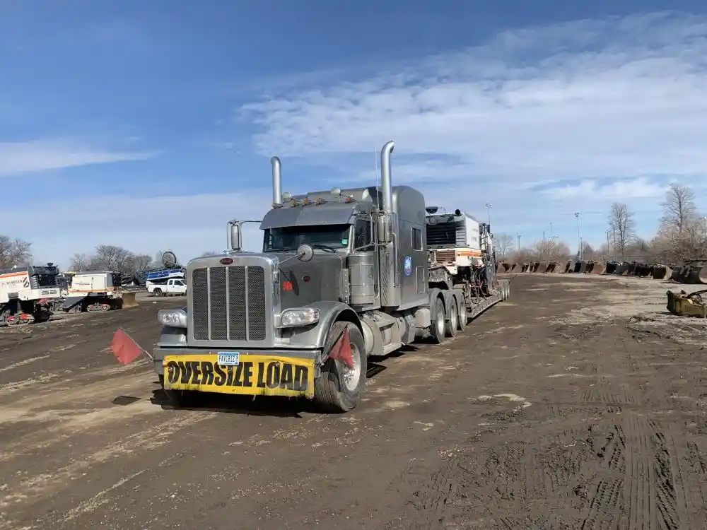 Transporting a cold-milling machine.